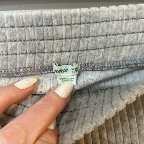 Aerie Groove On Grey Velour Ribbed Flare Waffle Knit Pants Size Medium Long - Picture 3 of 6